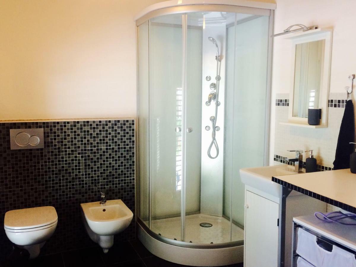 לינה וארוחת בוקר Log pri Brezovici Sandra'S House מראה חיצוני תמונה